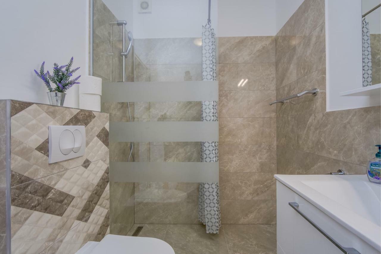 Apartman Filip Mali Losinj Ngoại thất bức ảnh